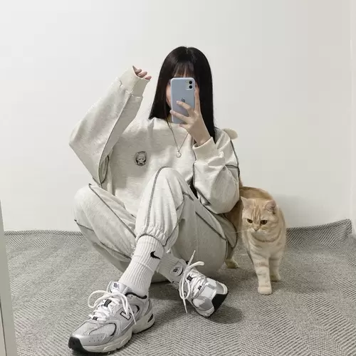 BTS　バンタン　BASIC　SWEATSHIRT　10　ＸＬ　トレーナー0 BTS TinyTAN Stitch Training Set｜スウェット｜韓国ファッション通販 SONA