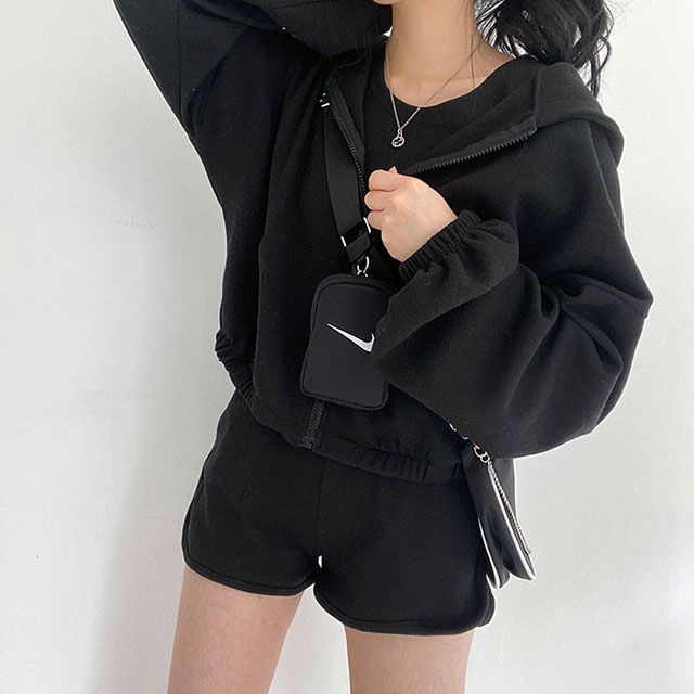 りー　女の子　150サイズ　秋冬　アウター　トップス　ショーパン　パーカー りー様専用 女の子 150サイズ 秋冬 アウター トップス ショー