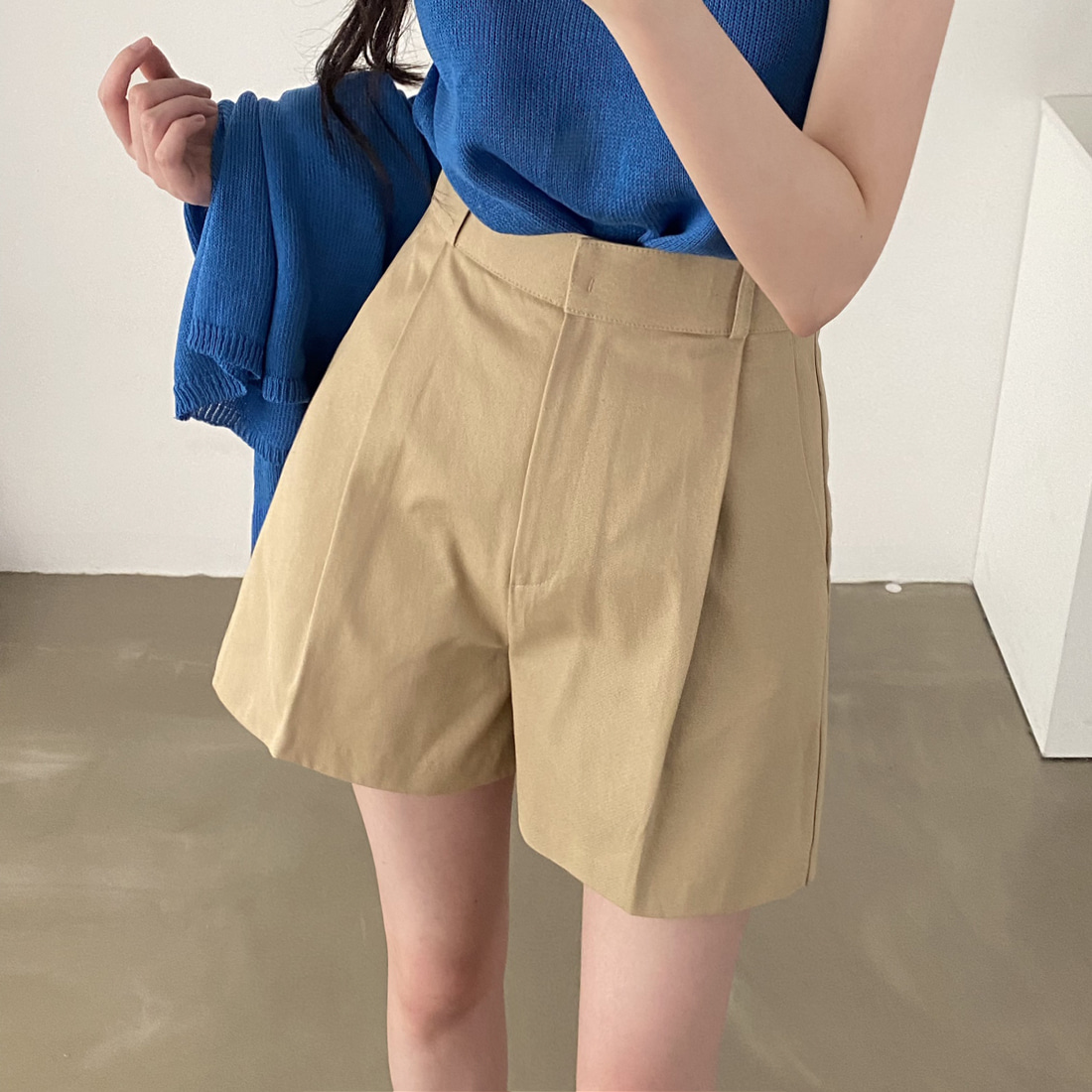 SONA | ピンタックプリーツ4分丈コットンパンツ | 10代・20代女性ファッション韓国通販