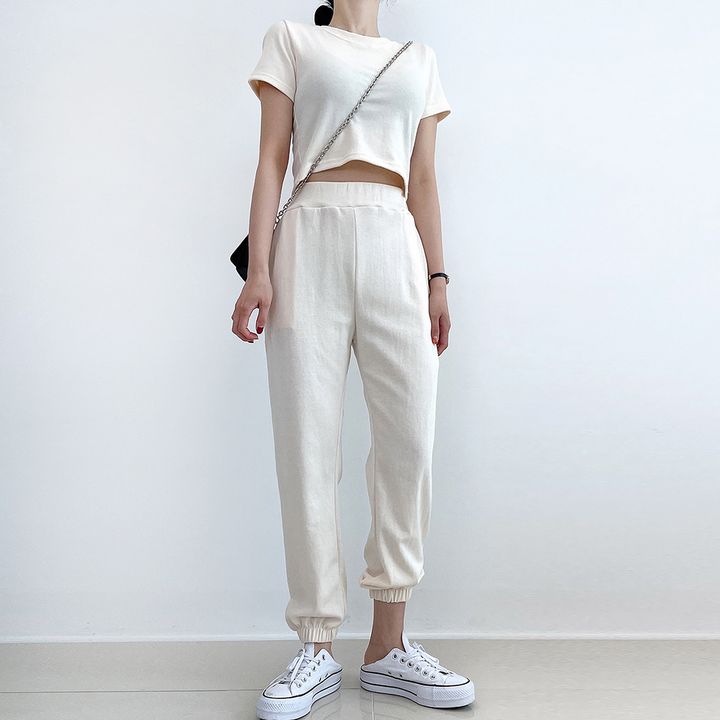 Sona Set クロップラウンドネックtシャツ バンディングジョガーパンツ 10代 代女性ファッション韓国通販