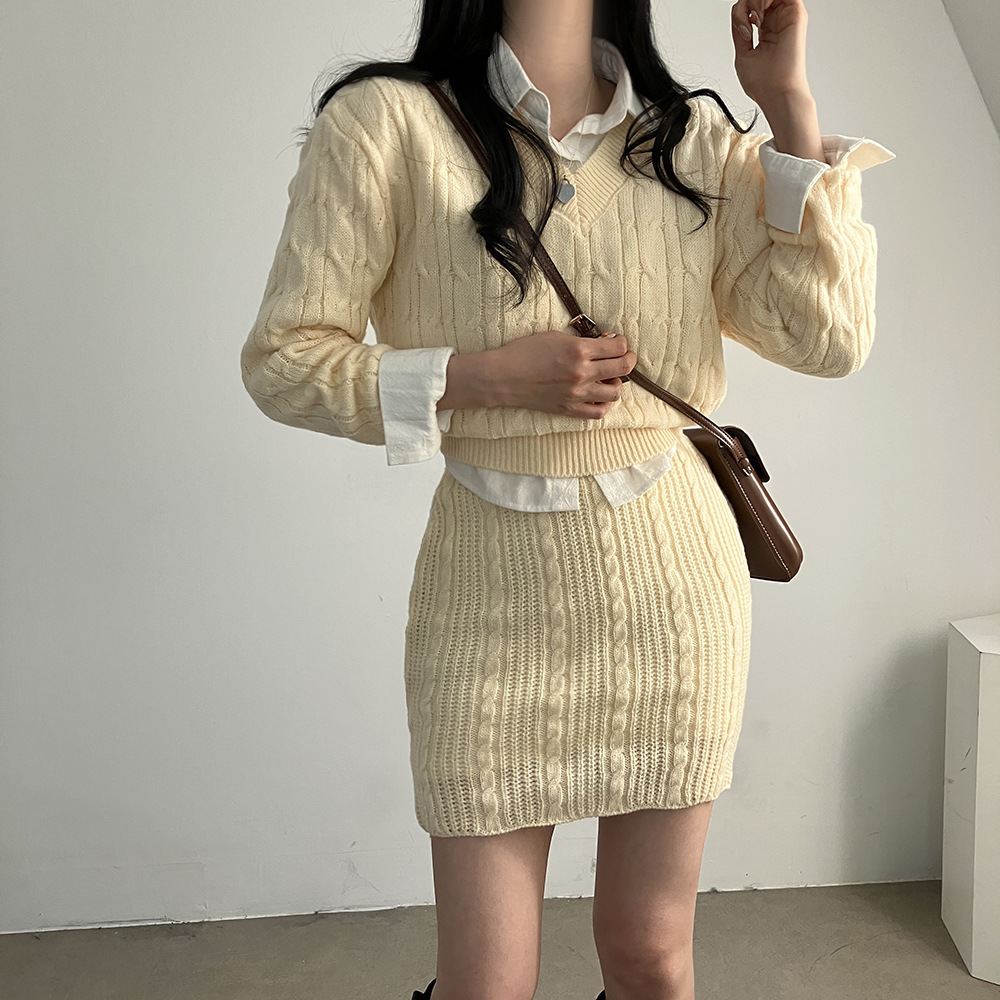 SET]ケーブルVネックニット+ミニスカート｜ツーピース｜韓国