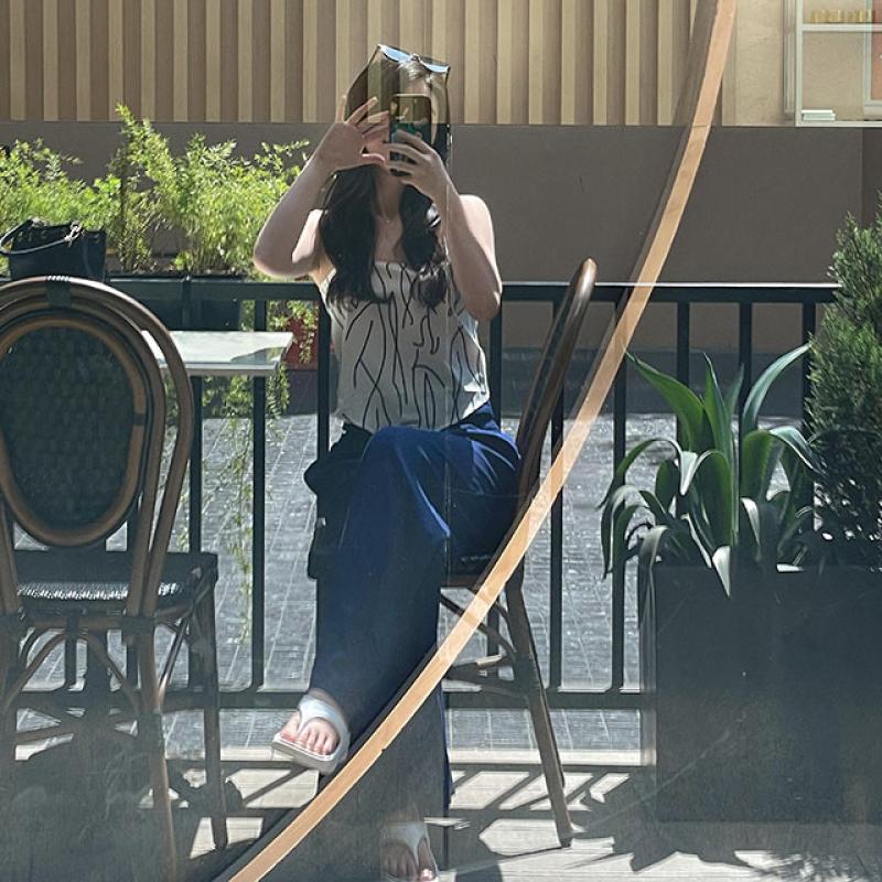 ユニークサテンシャーリングスクエアキャミソール｜ノースリーブ｜韓国