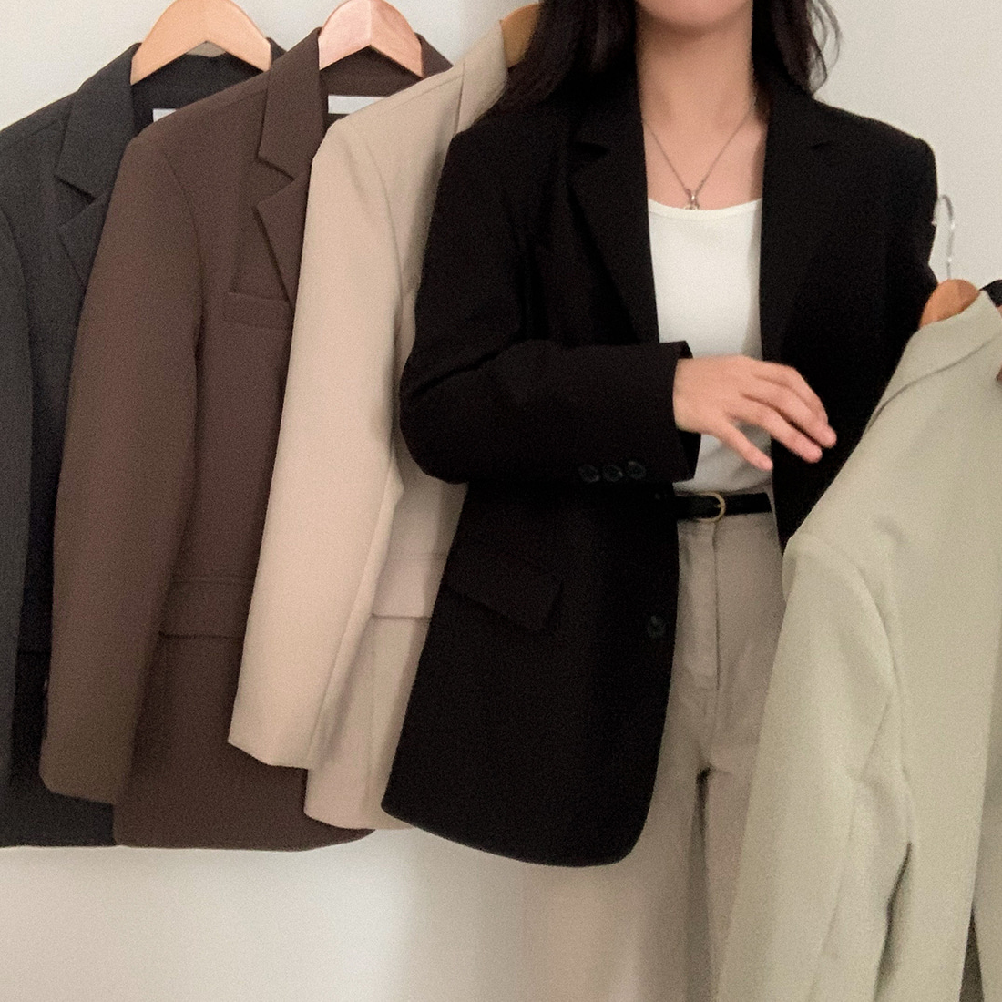 美品✨ルールロジェット 金ボタン ジャケット ビッグカラー ライトベージュ S 美品✨ルールロジェット 金ボタン ジャケット ビッグカラー