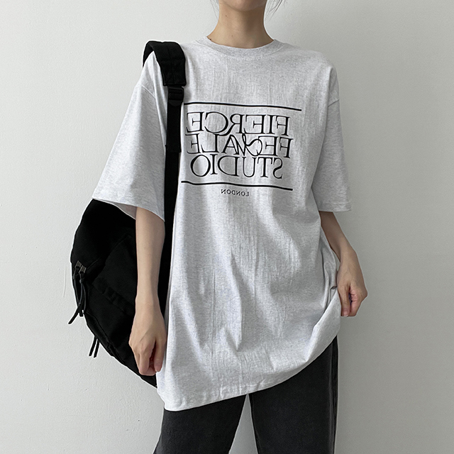 男女共用]STUDIOレタリングオーバーフィットTシャツ - [10代・20代女性