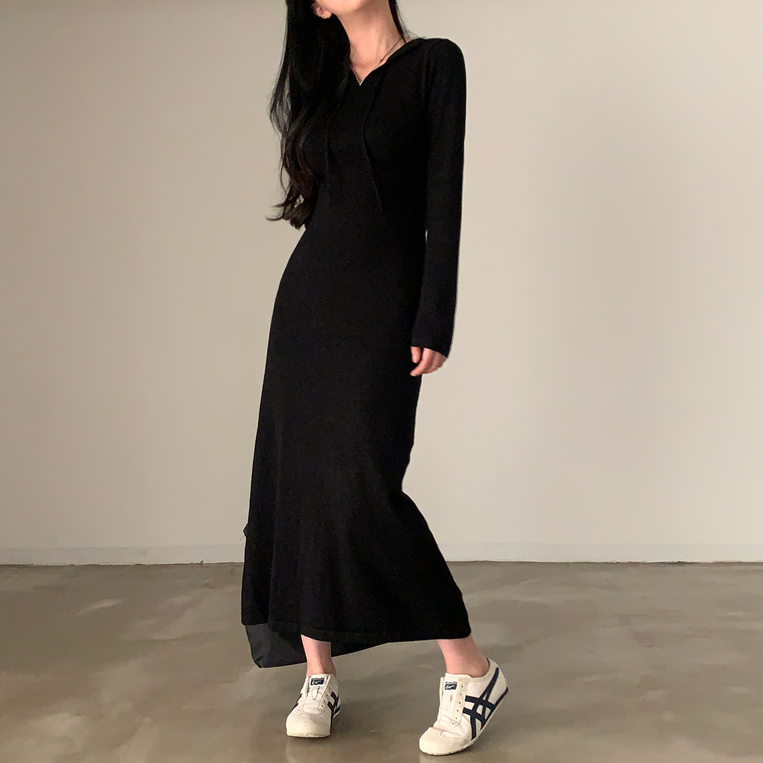 バックオープンフードロングワンピース｜ロングワンピース｜韓国