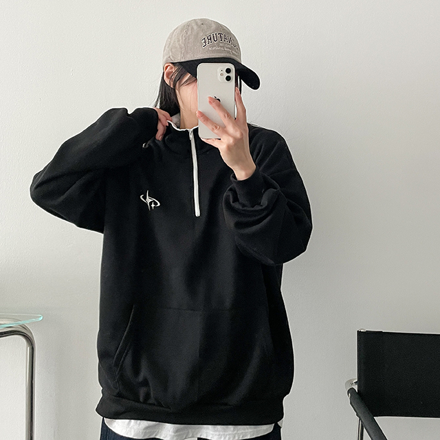 起毛裏地バイカラーハーフジップアップハイネックトレーナー