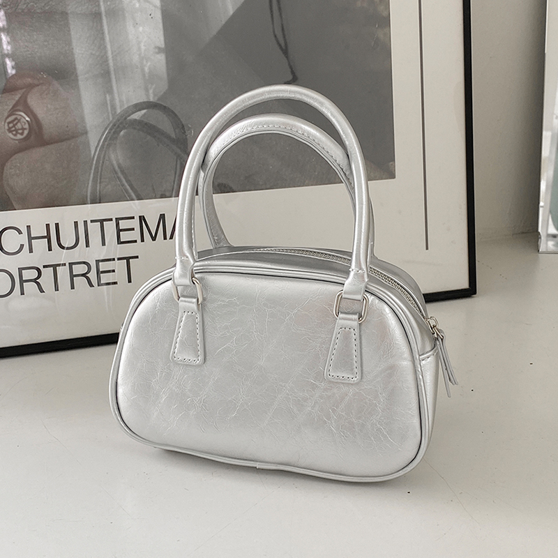シルバーラウンドフェイクレザートートクロスバッグ｜バッグ｜韓国