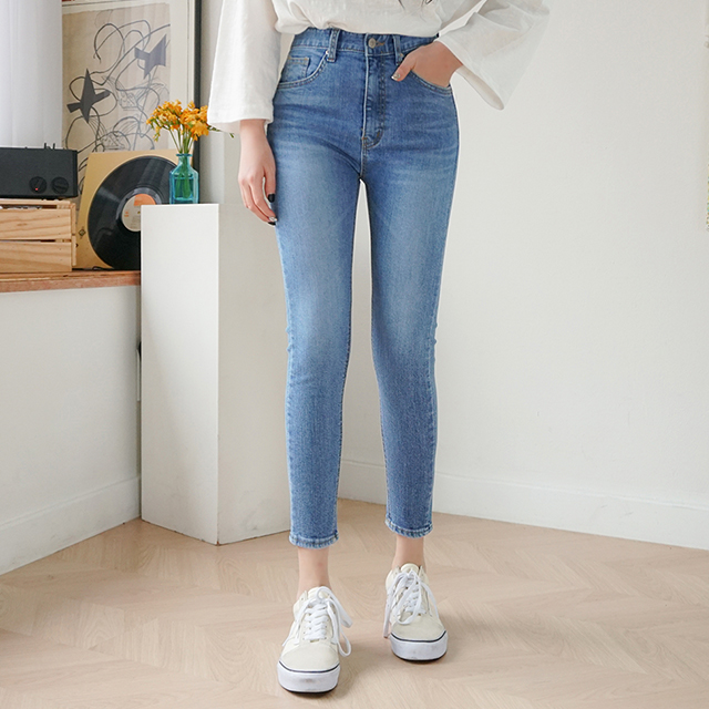 SLIM JEANS_ディスフルスキニー