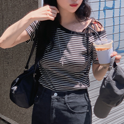 ナチュラルストライプオフショルダー半袖Tシャツ