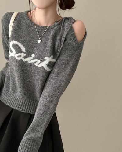 세인트 오프숄더 리본 레터링 니트