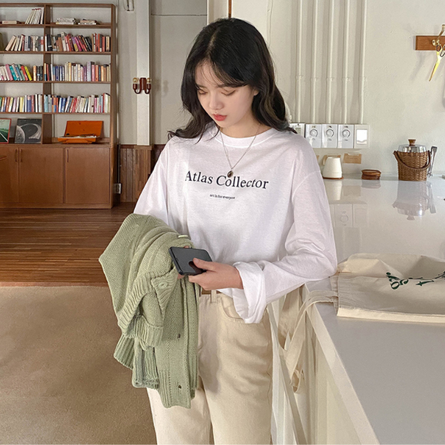 英文プリント長袖Tシャツ