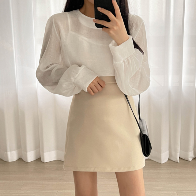 글로시 셔링 심플 블라우스