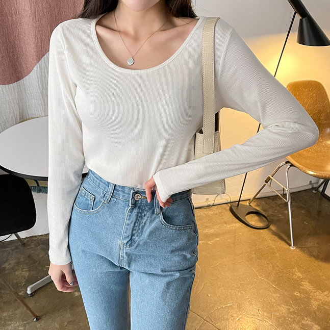スリムUネック長袖Tシャツ