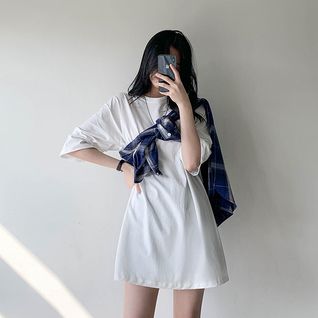 無地のロングTシャツ