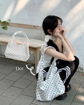 ドットショルダーバッグ