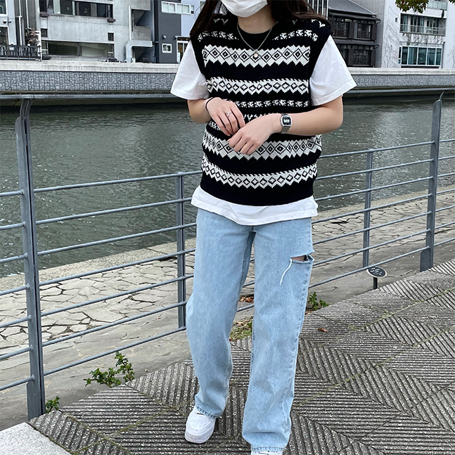 パターンポイントニットベスト