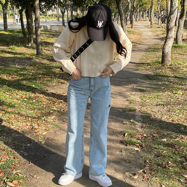 Vネックショートニット