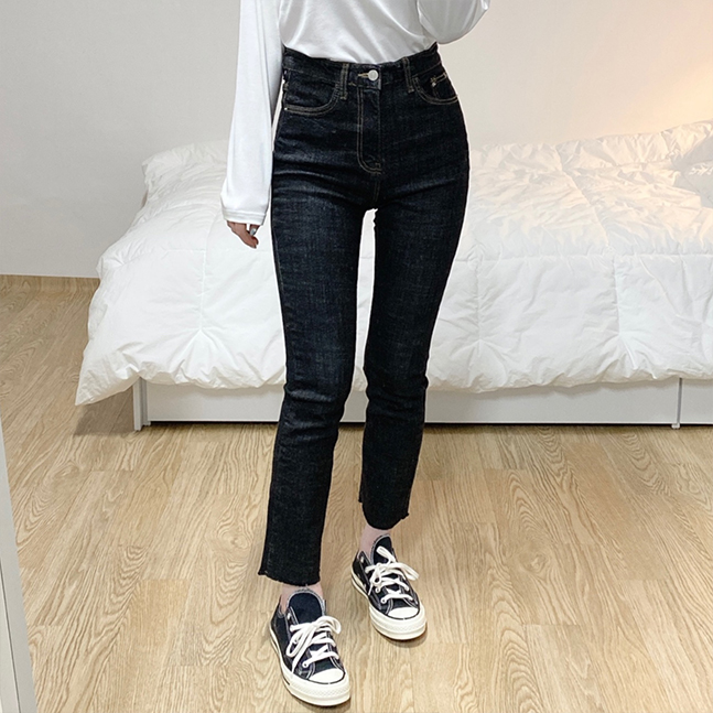 ストレートカットデニム