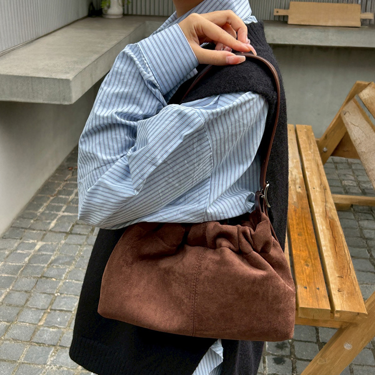 スエードショルダーバック｜バッグ｜韓国ファッション通販 SONA