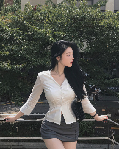 K653 美品 M レオナール 半袖 金ボタン 肩パット入り シャツ レディース goods_727823_1764646094.jpg