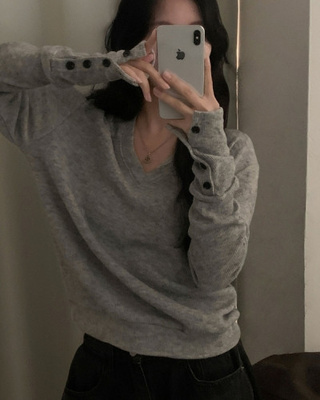 리블 소매 버튼 여리핏 브이넥 긴팔니트