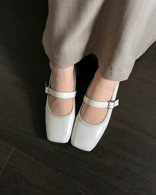 スクエアフラットシューズ