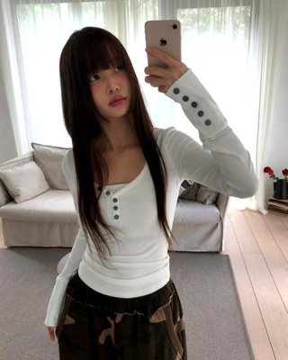 リブVネックスリムフィット長袖Tシャツ