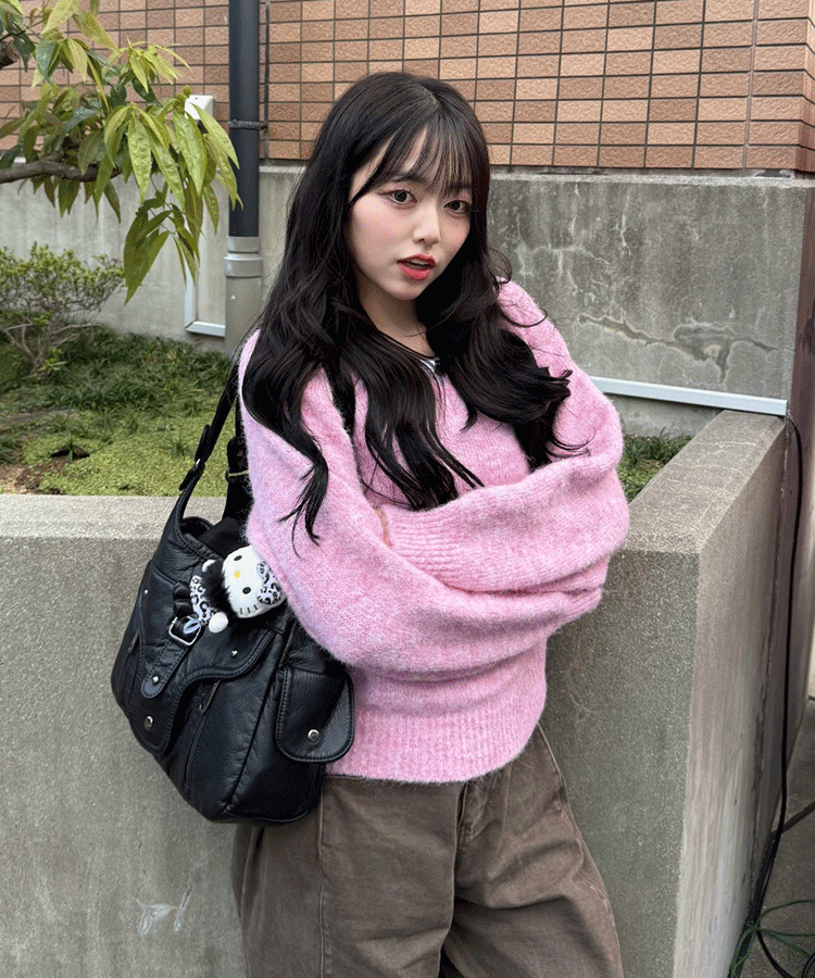 Vネックメランジニット