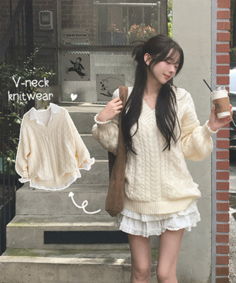 히너 브이넥 꽈배기 케이블 도톰 오버핏 박시 니트