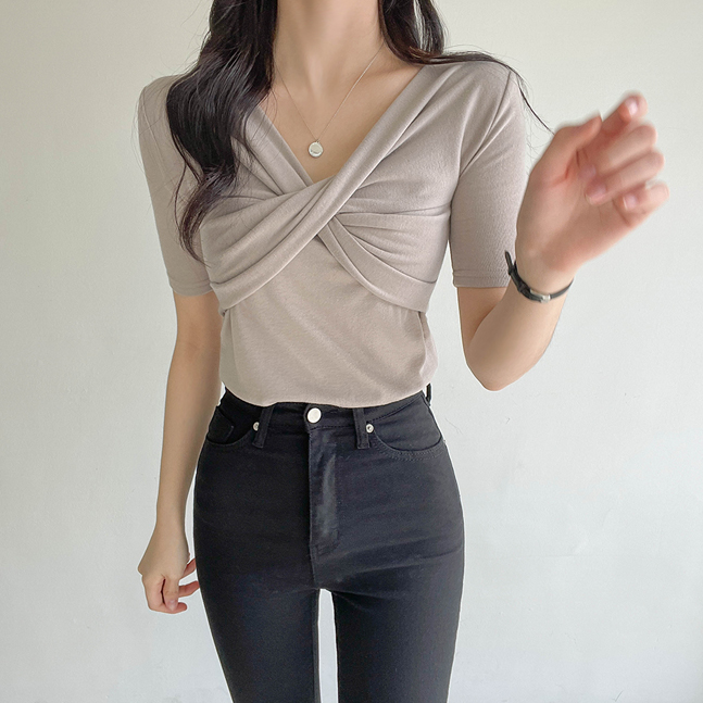 ツイストVネックスリム半袖Tシャツ