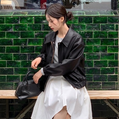 レザー調ブルゾン