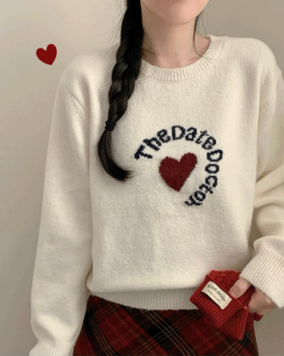 하트라운드 레터링 긴팔 라운드넥 니트