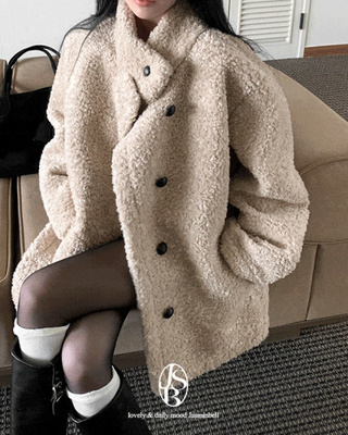 빌츠 양털 퍼 스웨이드 안감 무스탕 하이넥 하프 코트