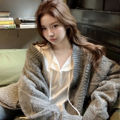 [ウール混] (MADE / ウール5% / 厚手でふんわり♥ / ソフトタッチ)   ケーブル Vネック ルーズフィット ウールカーディガン  