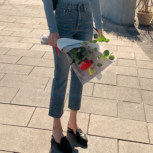 スリムストレートデニムパンツ