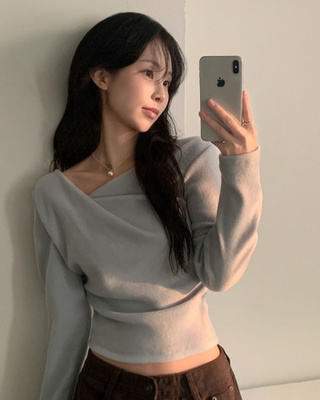 이사벨 기모 셔링 드레이프 긴팔티셔츠