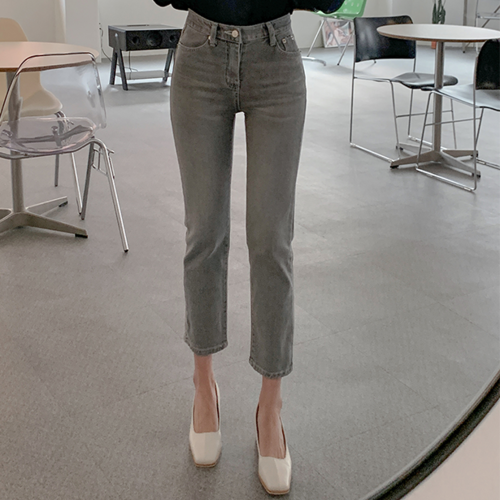 すっきりデニムパンツ