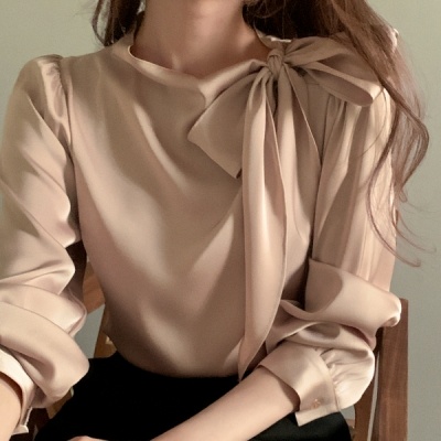 （顔色パッと♥／会議室のヒロイン）サテンリボンタイブラウス