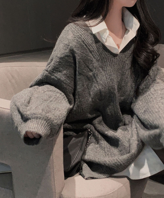 보호본능 자극핏여리함 플러스 꽈배기 꼬임 브이넥 오버핏 니트