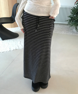 ジュリエストライプロングスカート