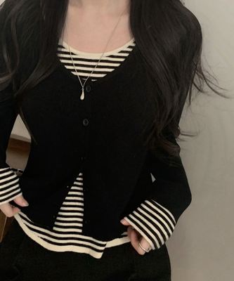 달티 스트라이프 일체형 니트가디건
