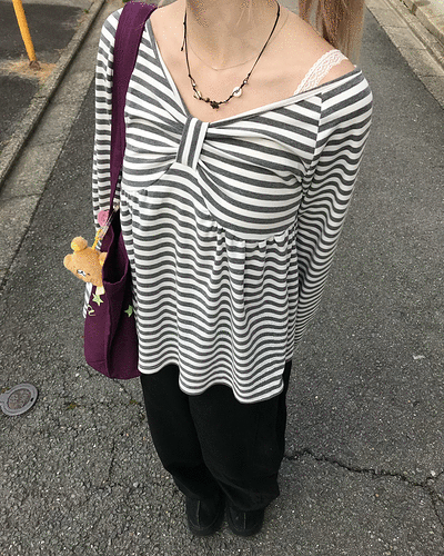オフショルストライプリボンＴシャツ