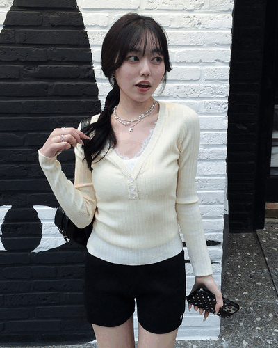 레이스 레이어드 브이넥 니트