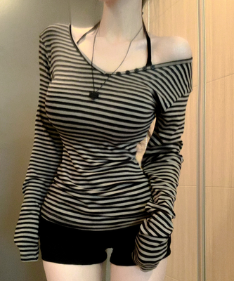 Vネックワンオフボタン長袖Tシャツ