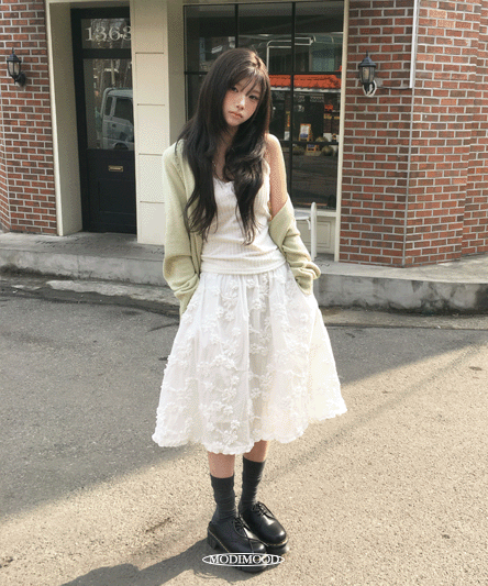 フローラルレースミディスカート