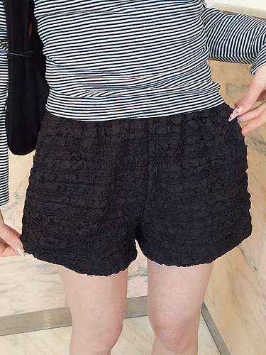 フリルショートパンツ