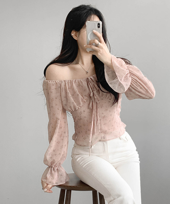 フラワーブラウス