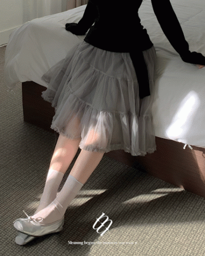 アンバランスレースティアードミディスカート