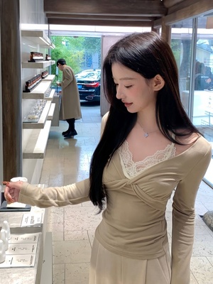 ホルターネックレースTシャツ