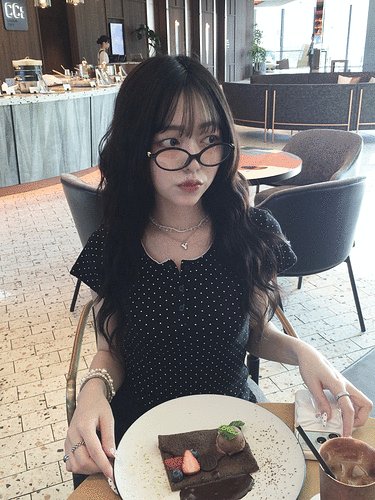 도트 레이스 라운드 반팔티
